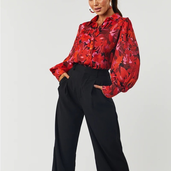 🍒💕Cherry Floral Print Long Sleeve Button Up Top💕🍒 - Picture 3 of 6